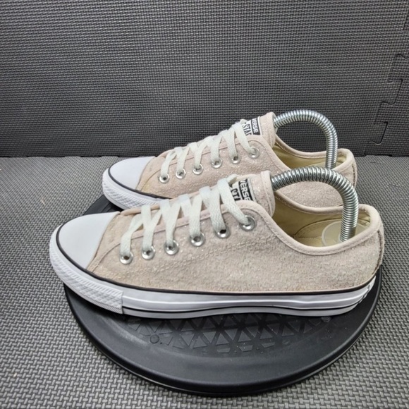 Converse - Picture 3 of 8